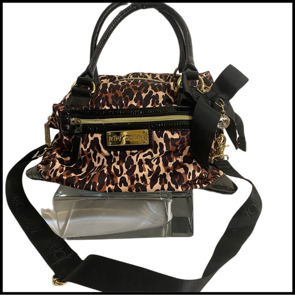 BETSEY JOHNSON LEOPARD PRINT BLACK PATENT LEATHER BAG - Picture 2 of 15